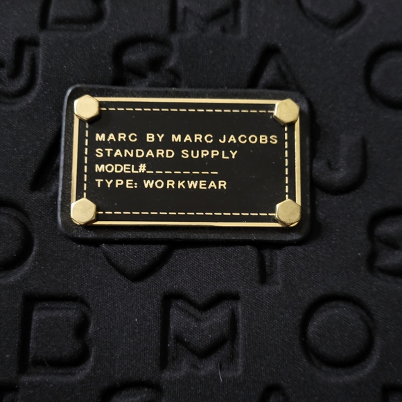 Marc by Marc Jacobs Black Embossed Tablet Sleeve NWT - Picture 2 of 4